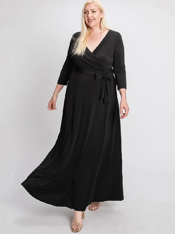 Signature Plus Size Maxi Dress in Black