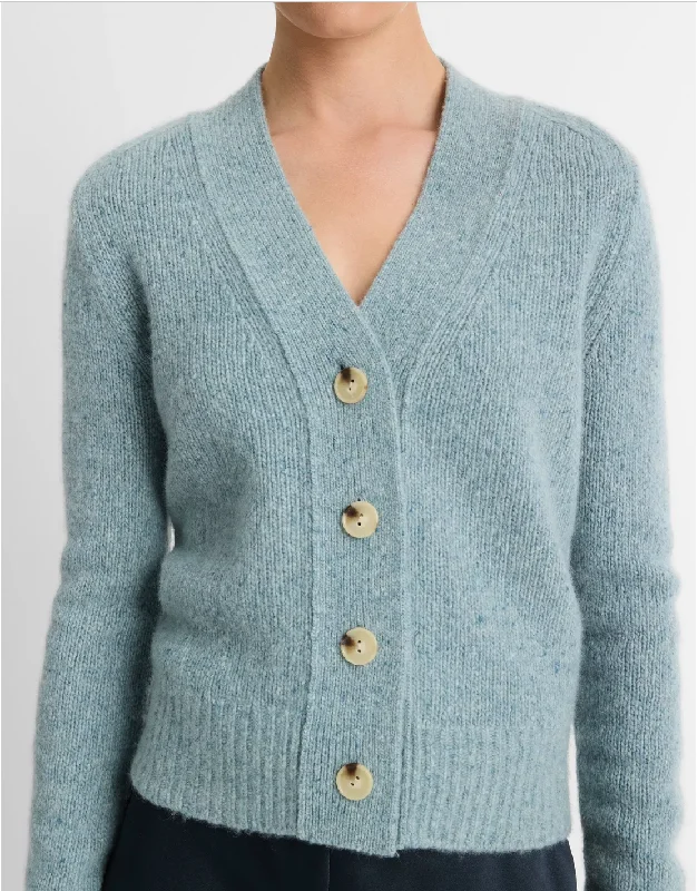 boyfriend style women cardigan for a relaxed fitCashmere Donegal Cardigan - Capri